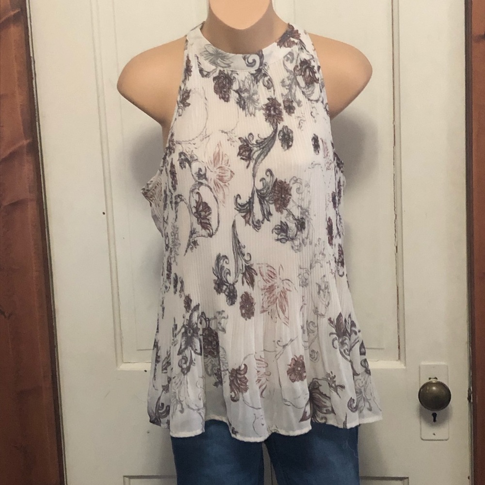 ❌❌SOLD ❌❌Flowy chiffon floral  tank